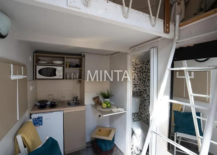 Economic Flat Near The Synagogue Budapeşte