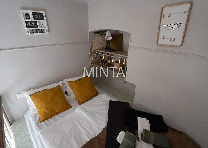 Economic Flat Near The Synagogue Daire