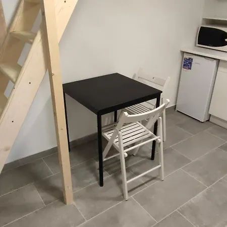 Economic Flat Near The Synagogue 부다페스트