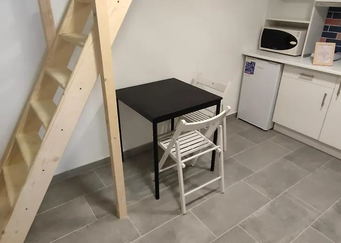 Economic Flat Near The Synagogue 부다페스트