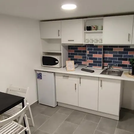 Economic Flat Near The Synagogue