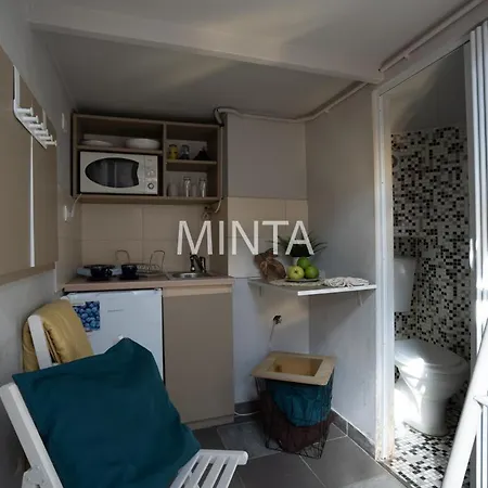 Economic Flat Near The Synagogue 公寓 *